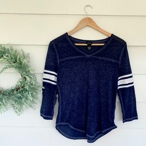 🌿 4/$20 🌿 RUE 21: Blue 3/4 length shirt.